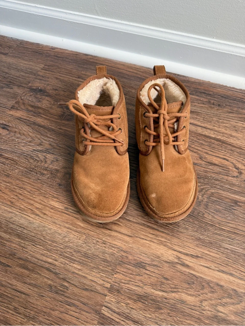 UGG Brown Suede Leather Shearling Neumel Boots Shoes Size 6 Women’s